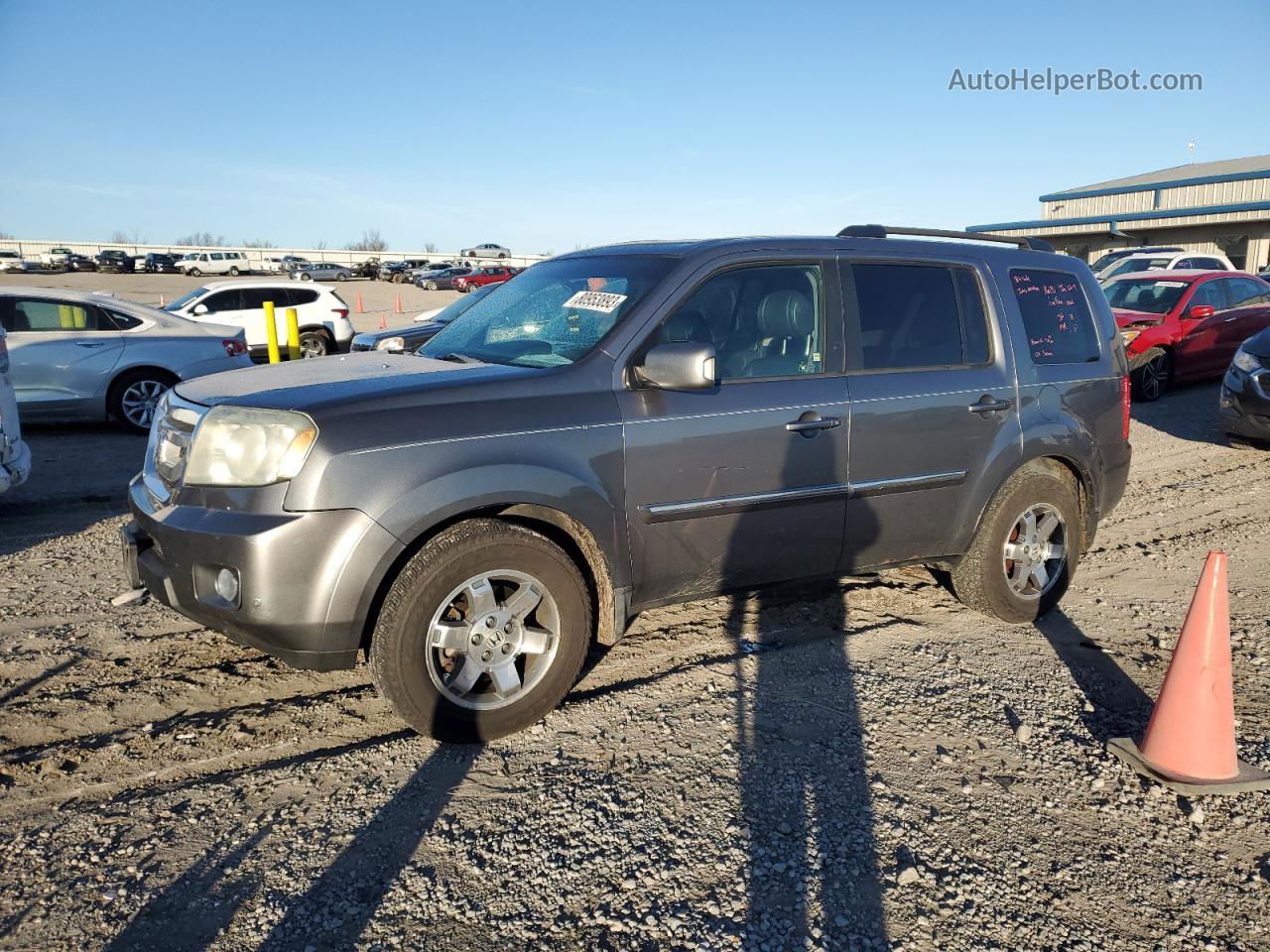 2009 Honda Pilot Touring Silver vin: 5FNYF48999B008821