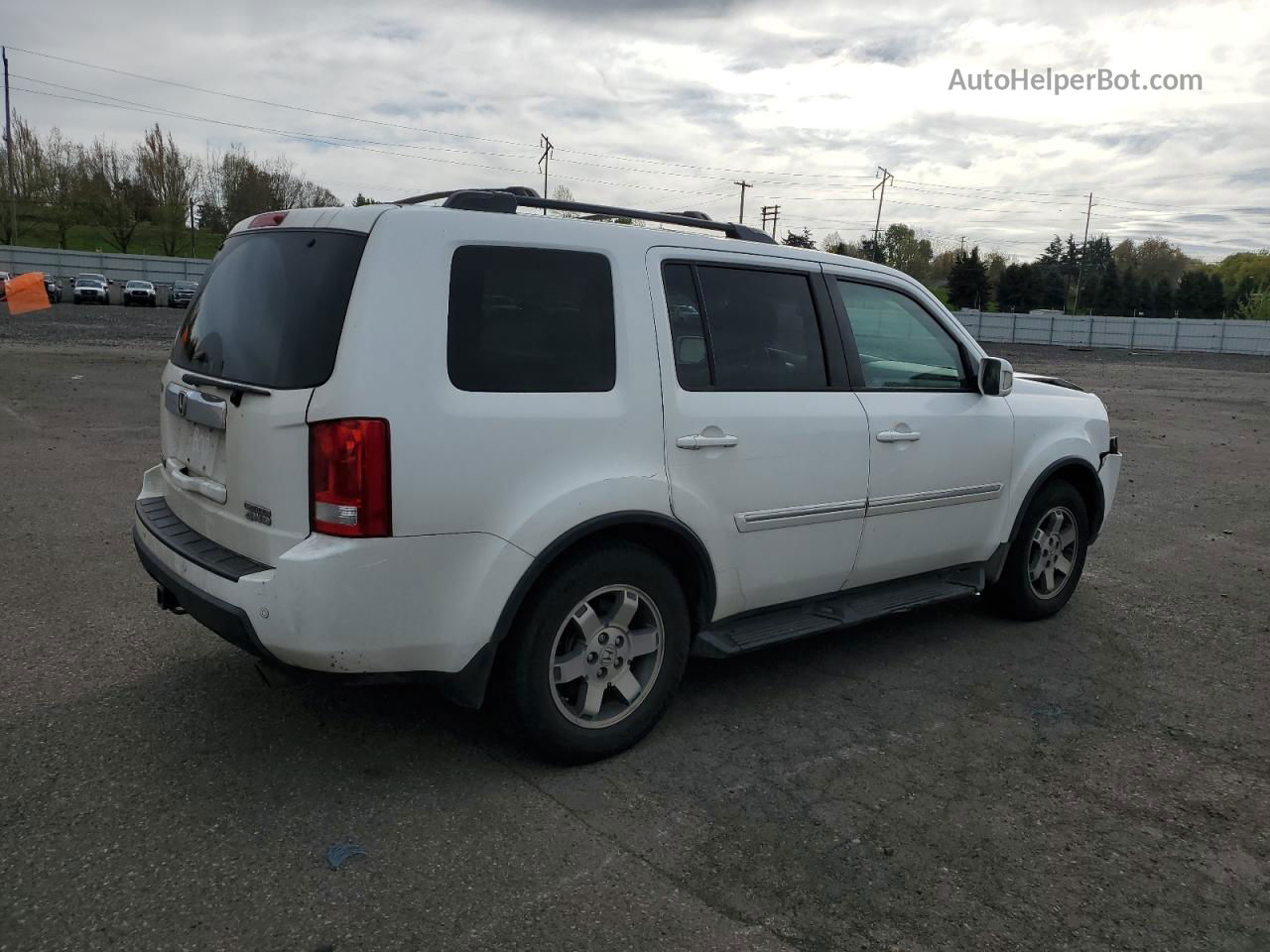 2009 Honda Pilot Touring White vin: 5FNYF489X9B043884