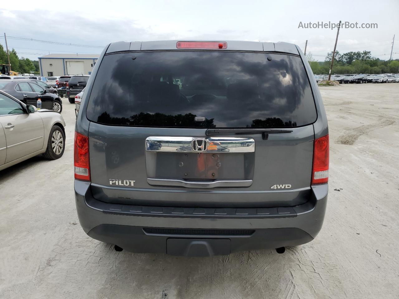 2013 Honda Pilot Lx Gray vin: 5FNYF4H25DB011842