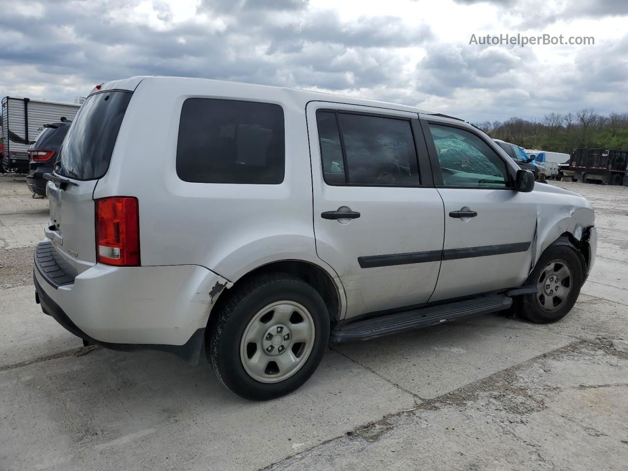 2013 Honda Pilot Lx Silver vin: 5FNYF4H27DB060217