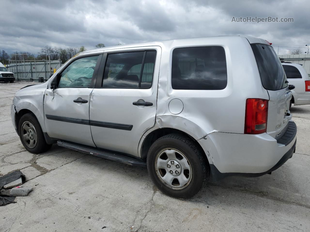 2013 Honda Pilot Lx Silver vin: 5FNYF4H27DB060217