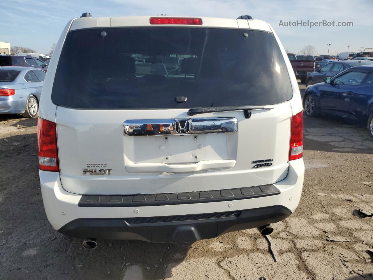 2015 Honda Pilot Touring White vin: 5FNYF4H90FB054467