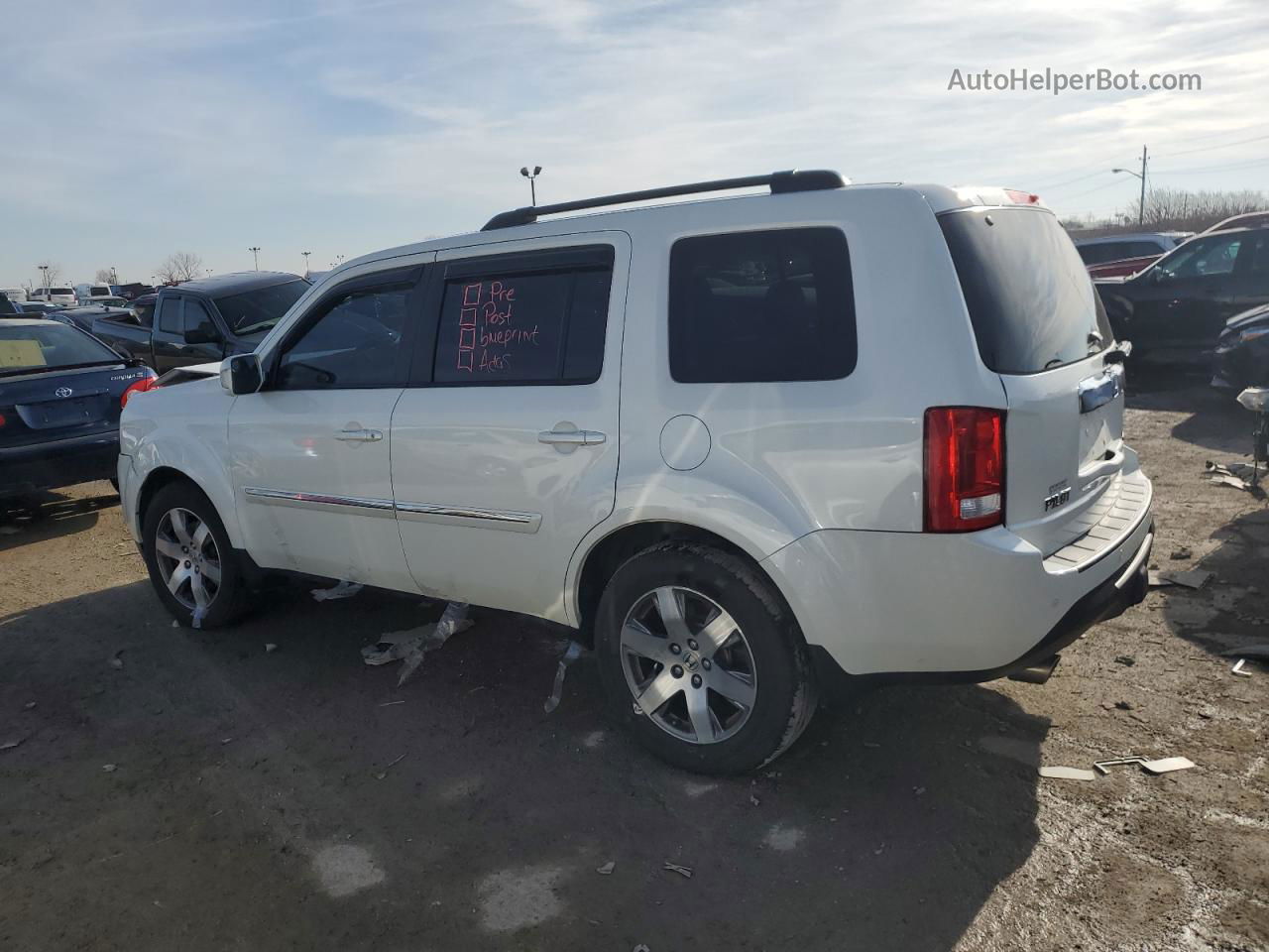 2015 Honda Pilot Touring White vin: 5FNYF4H90FB054467