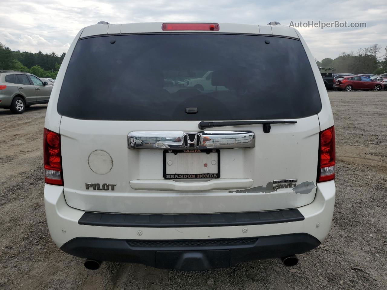 2013 Honda Pilot Touring White vin: 5FNYF4H91DB084073