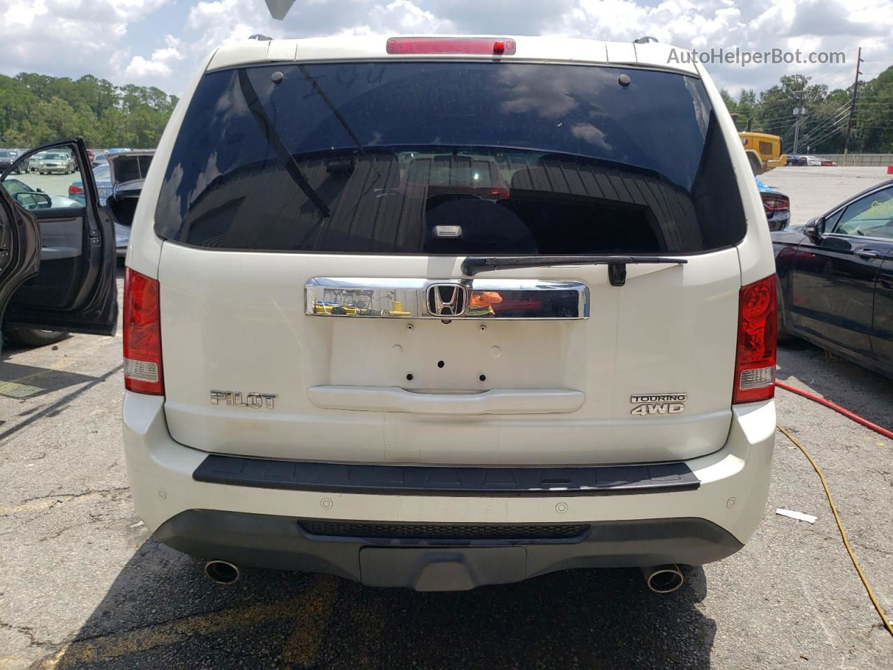 2013 Honda Pilot Touring White vin: 5FNYF4H92DB036050