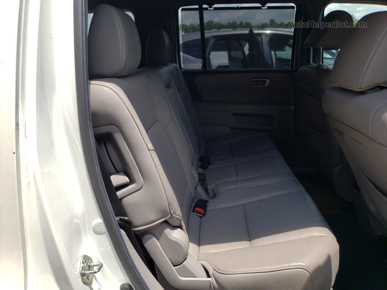 2013 Honda Pilot Touring White vin: 5FNYF4H92DB036050