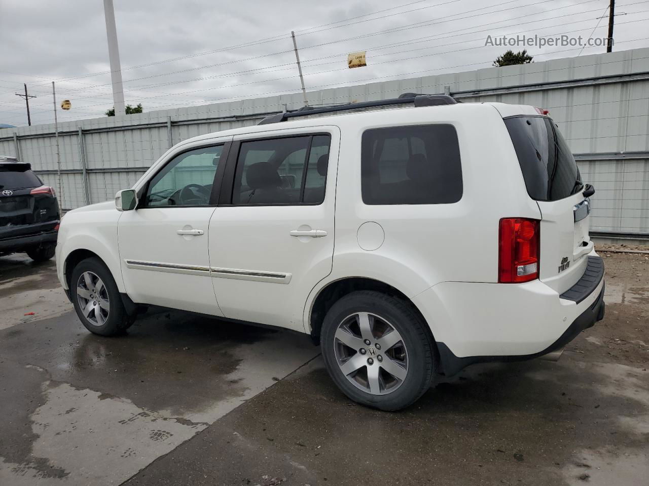 2013 Honda Pilot Touring White vin: 5FNYF4H93DB016714