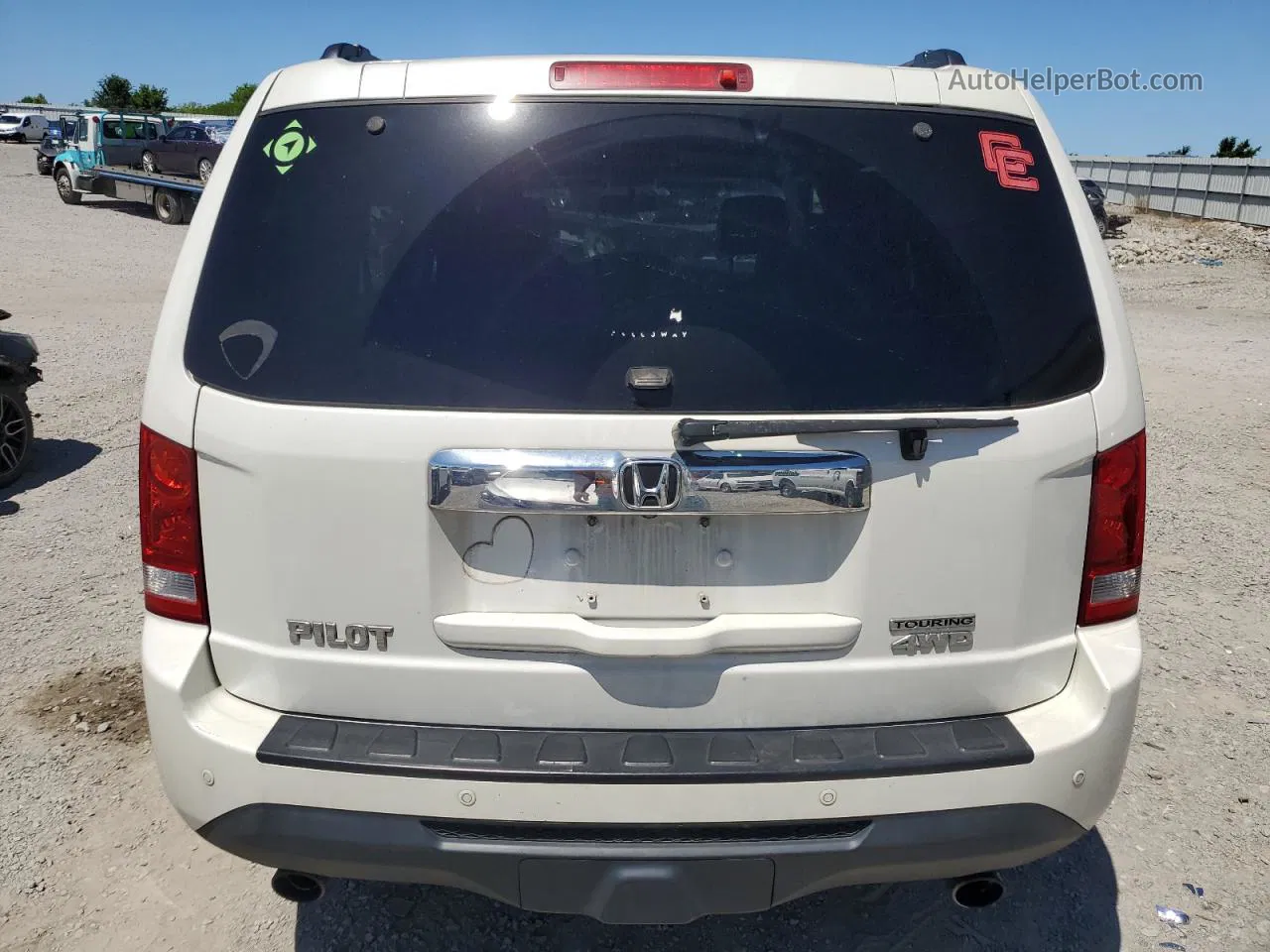 2013 Honda Pilot Touring White vin: 5FNYF4H94DB066103