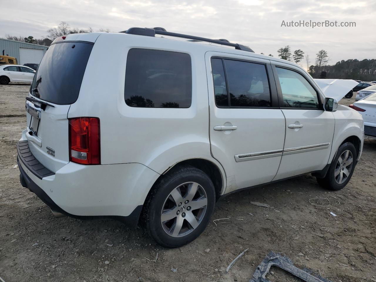 2013 Honda Pilot Touring White vin: 5FNYF4H95DB047687