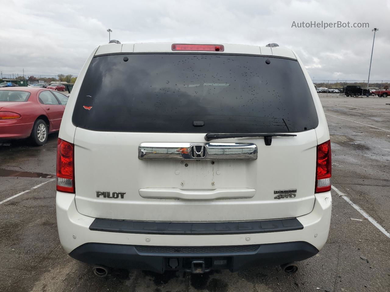 2013 Honda Pilot Touring White vin: 5FNYF4H97DB047741