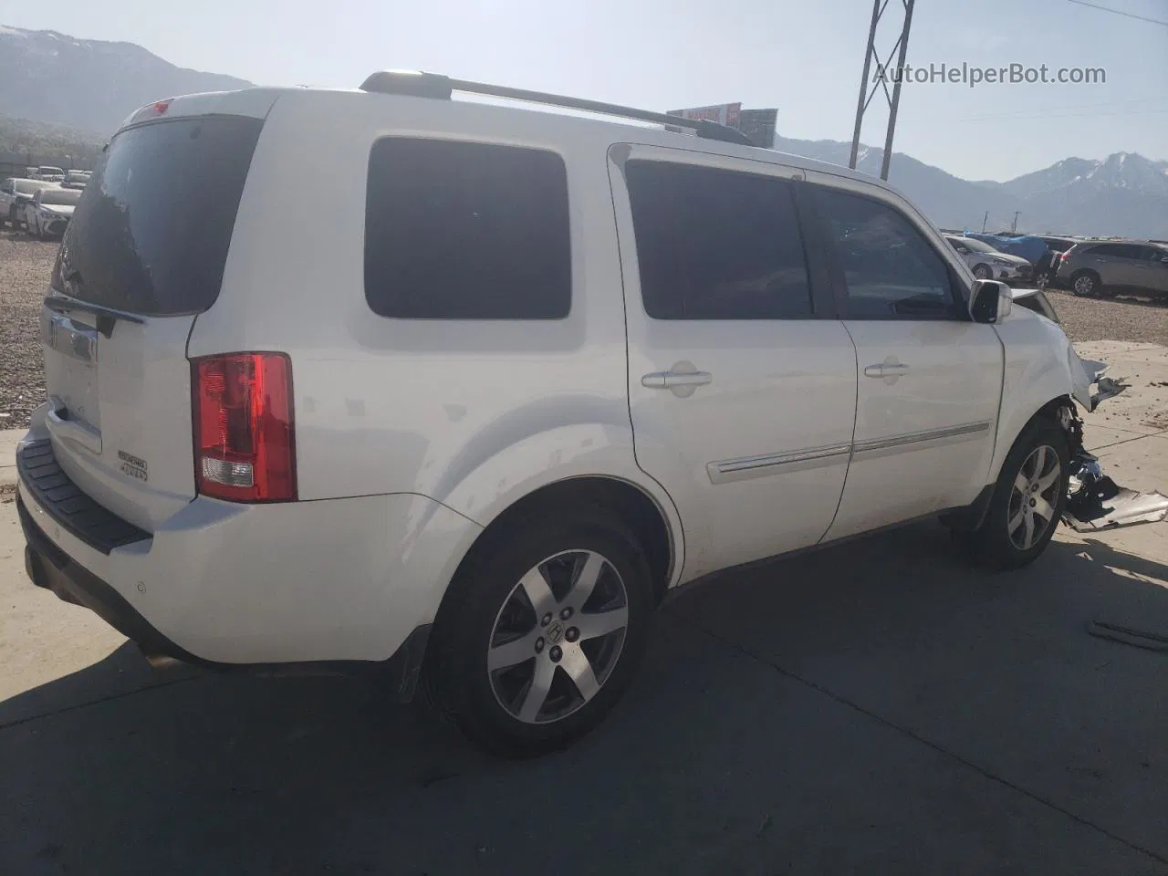 2013 Honda Pilot Touring White vin: 5FNYF4H97DB051563