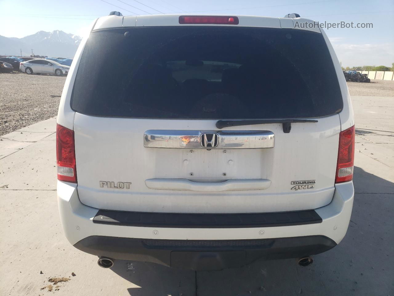 2013 Honda Pilot Touring White vin: 5FNYF4H97DB051563