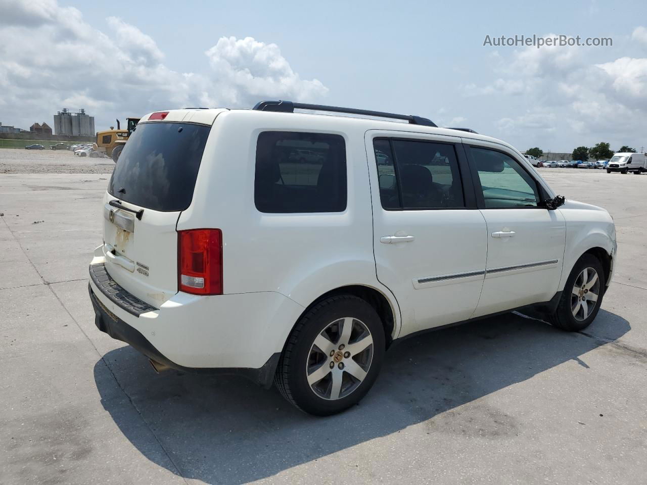 2013 Honda Pilot Touring White vin: 5FNYF4H98DB008382