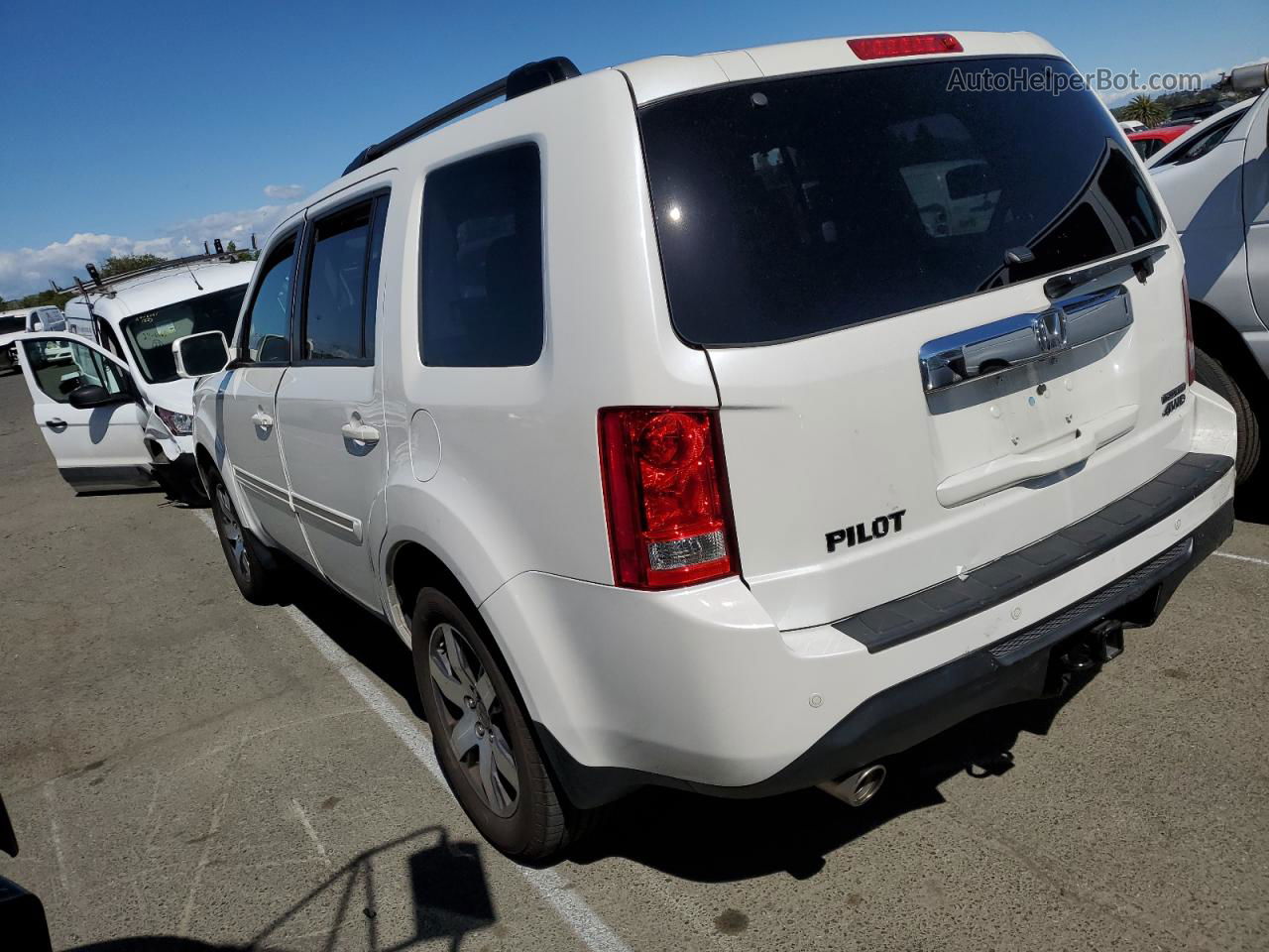 2013 Honda Pilot Touring White vin: 5FNYF4H98DB049711