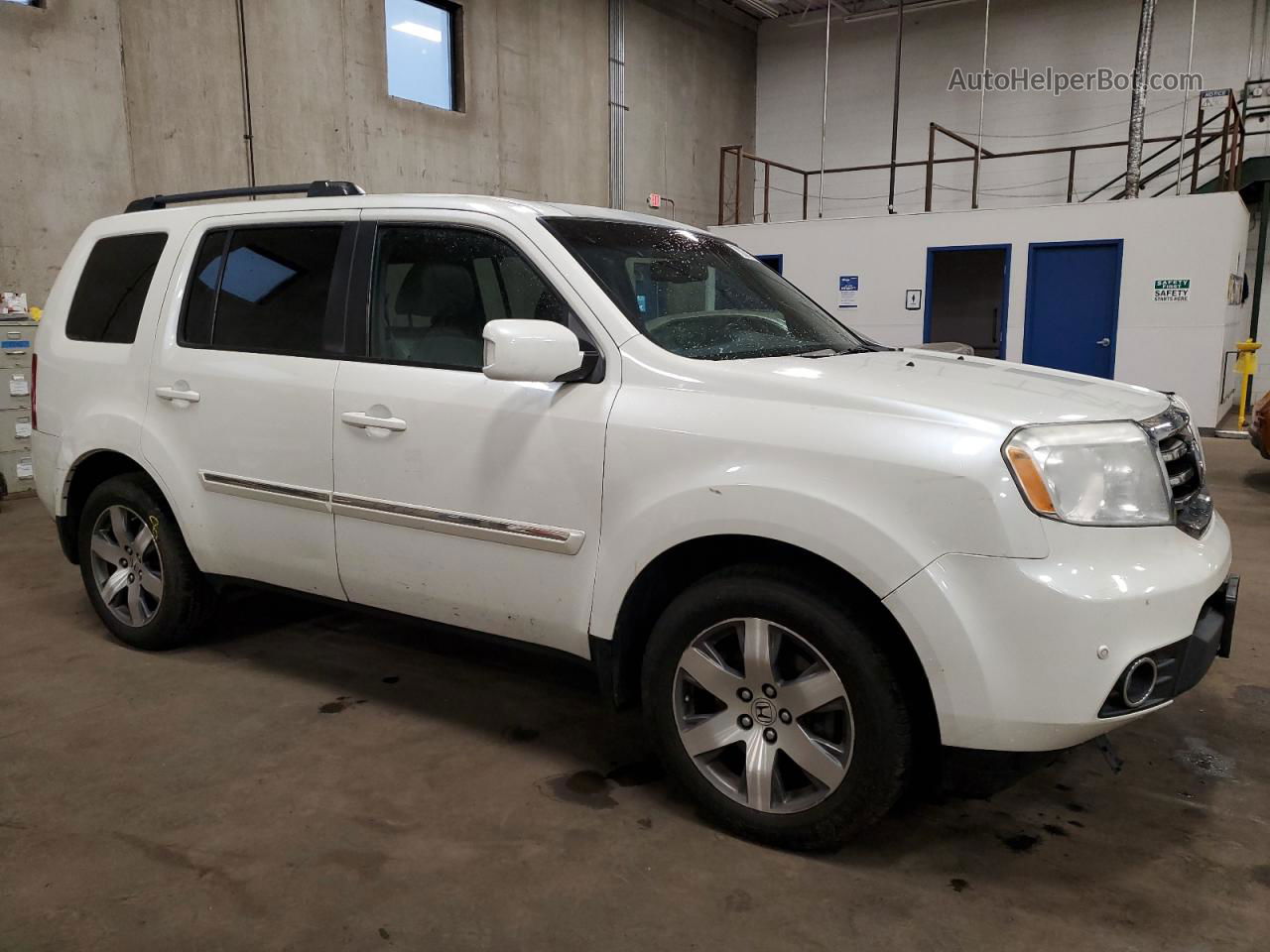 2015 Honda Pilot Touring White vin: 5FNYF4H99FB012492