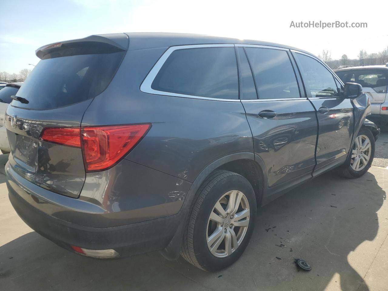 2017 Honda Pilot Lx Gray vin: 5FNYF5H1XHB043995