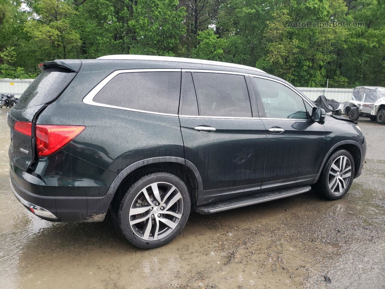 2017 Honda Pilot Touring Green vin: 5FNYF5H90HB010476