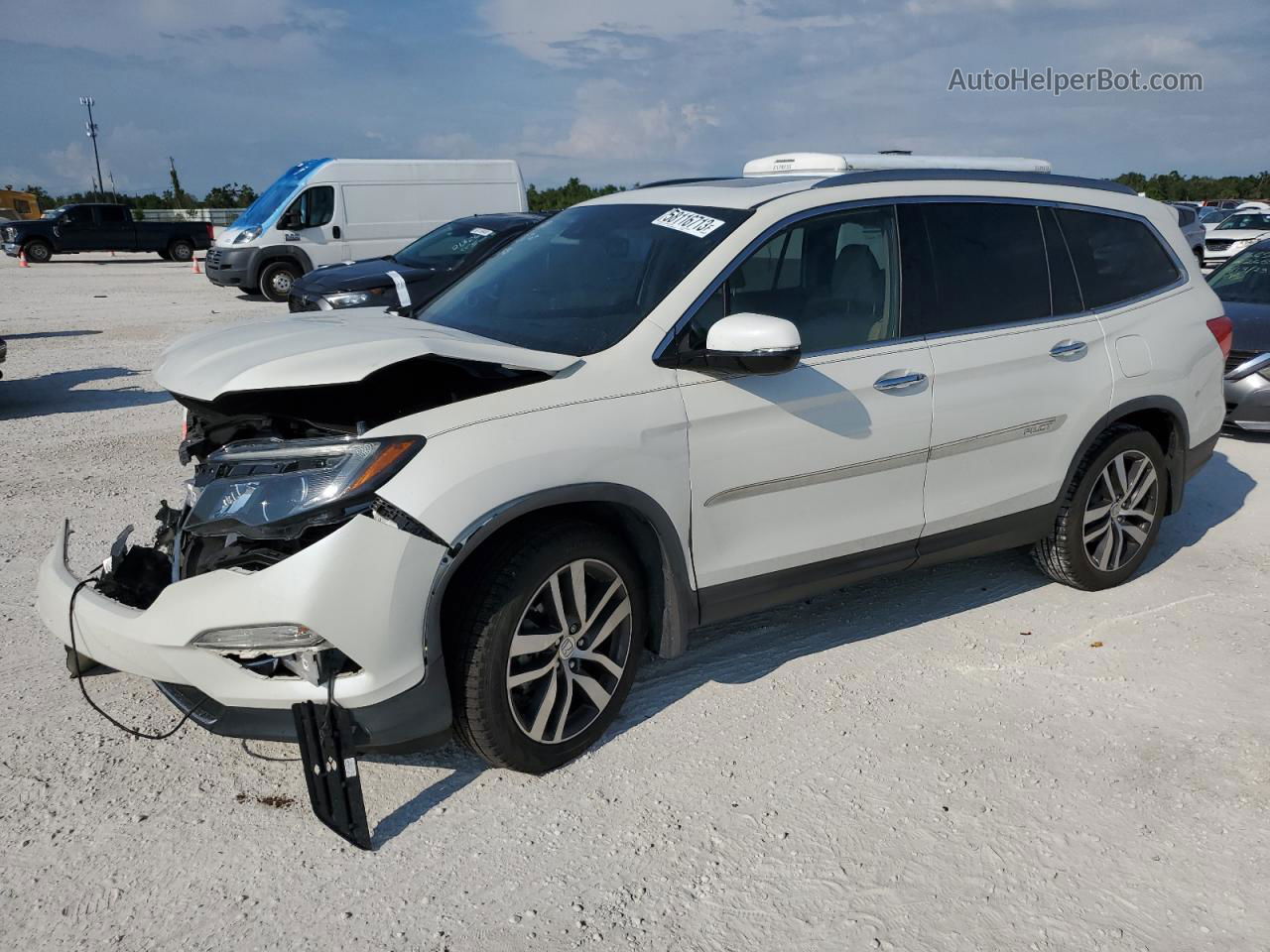 2017 Honda Pilot Touring White vin: 5FNYF5H90HB014205