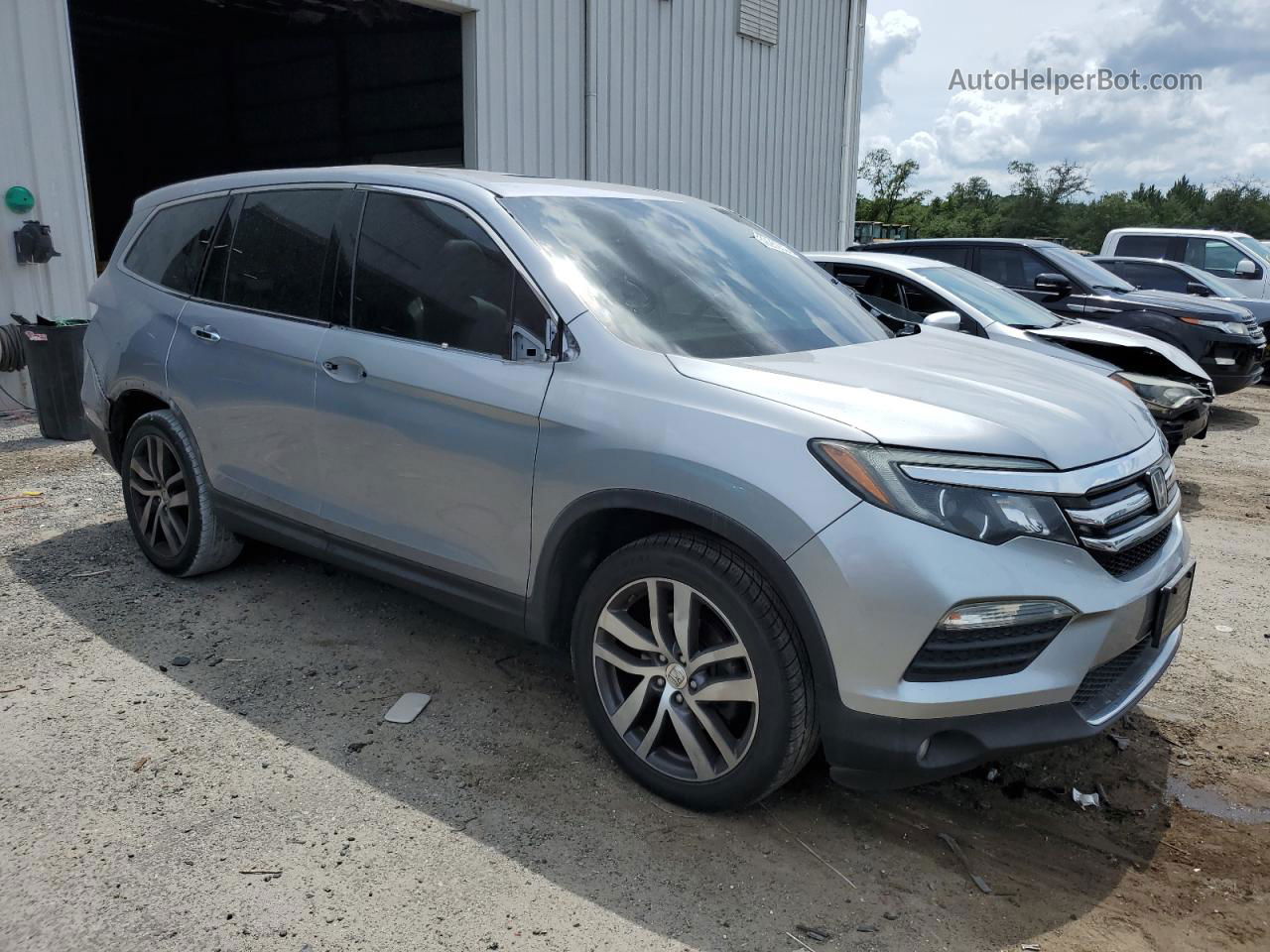 2017 Honda Pilot Touring Silver vin: 5FNYF5H90HB045261