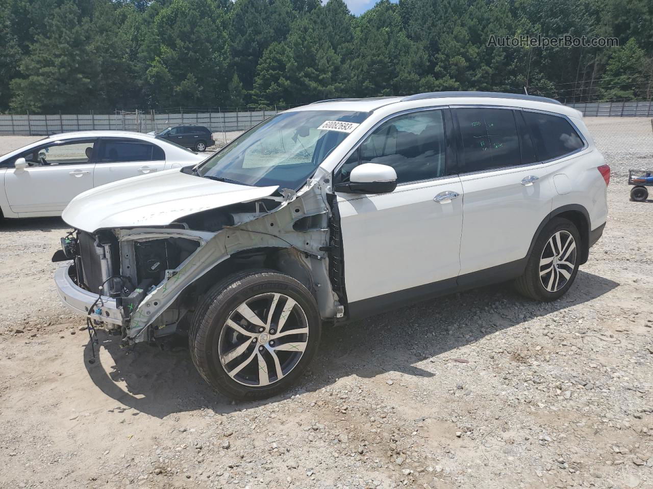 2017 Honda Pilot Touring White vin: 5FNYF5H91HB018876