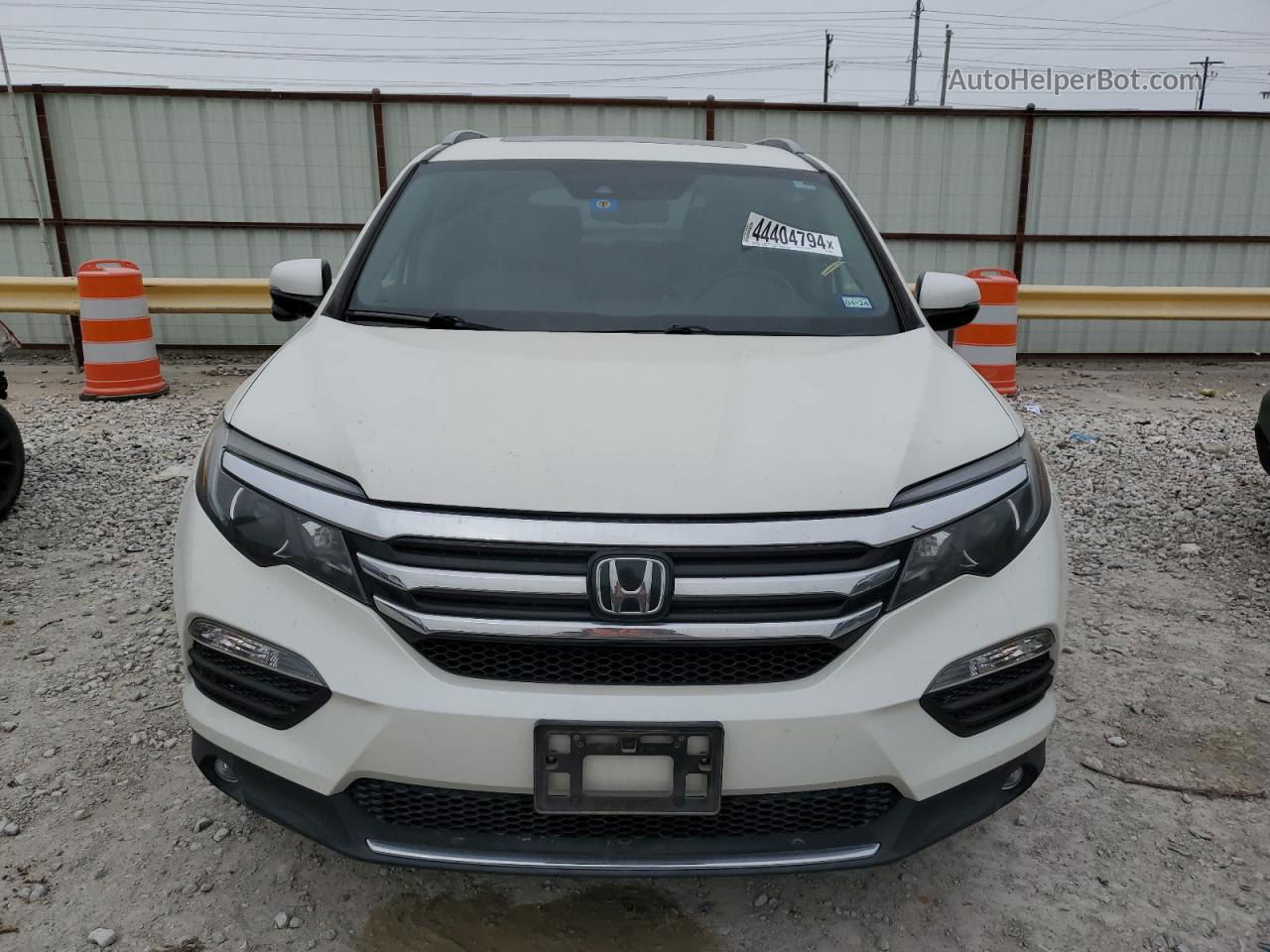 2016 Honda Pilot Touring White vin: 5FNYF5H93GB036360