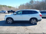 2016 Honda Pilot Touring White vin: 5FNYF5H96GB008570