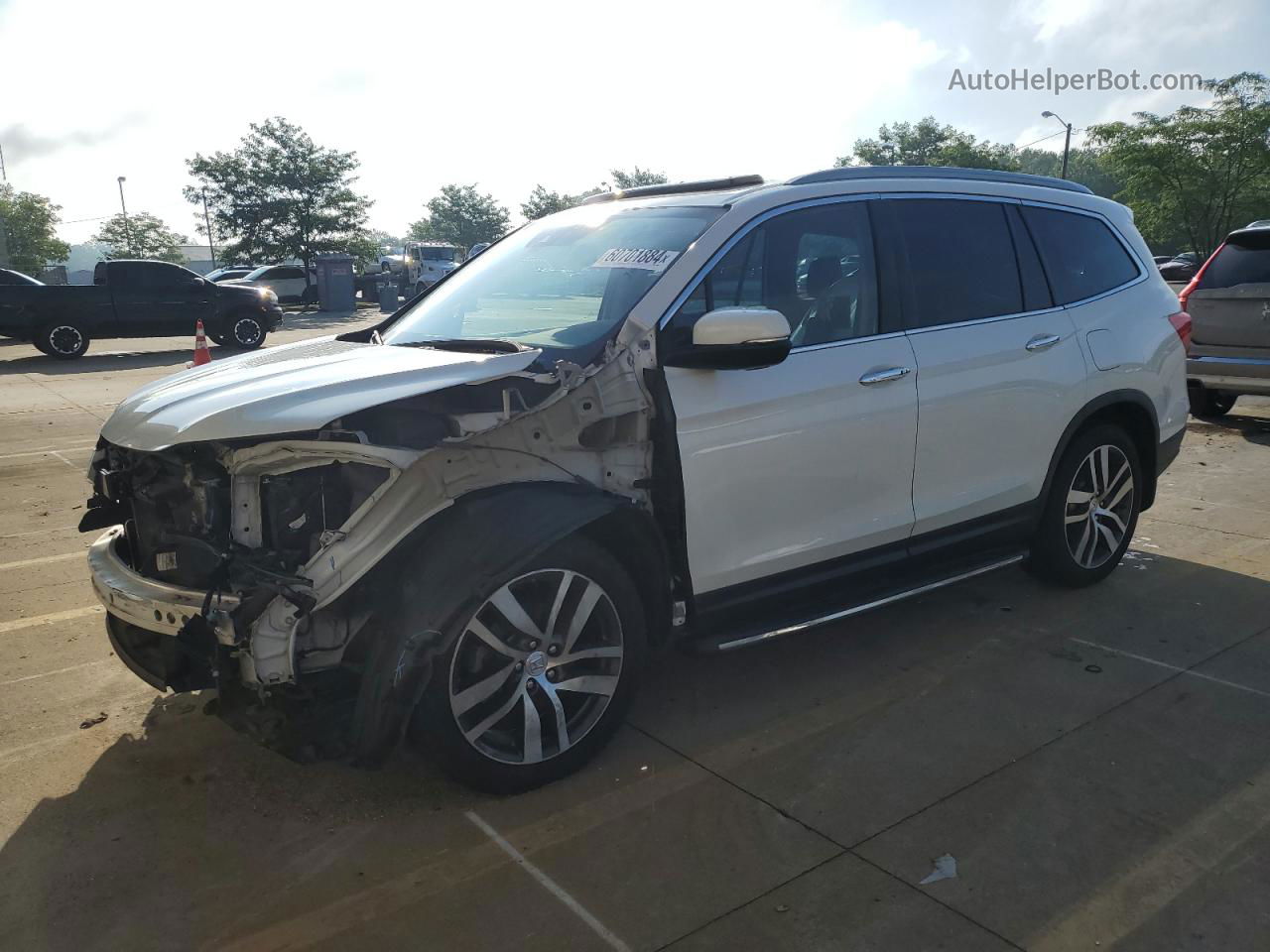 2016 Honda Pilot Touring White vin: 5FNYF5H97GB035986