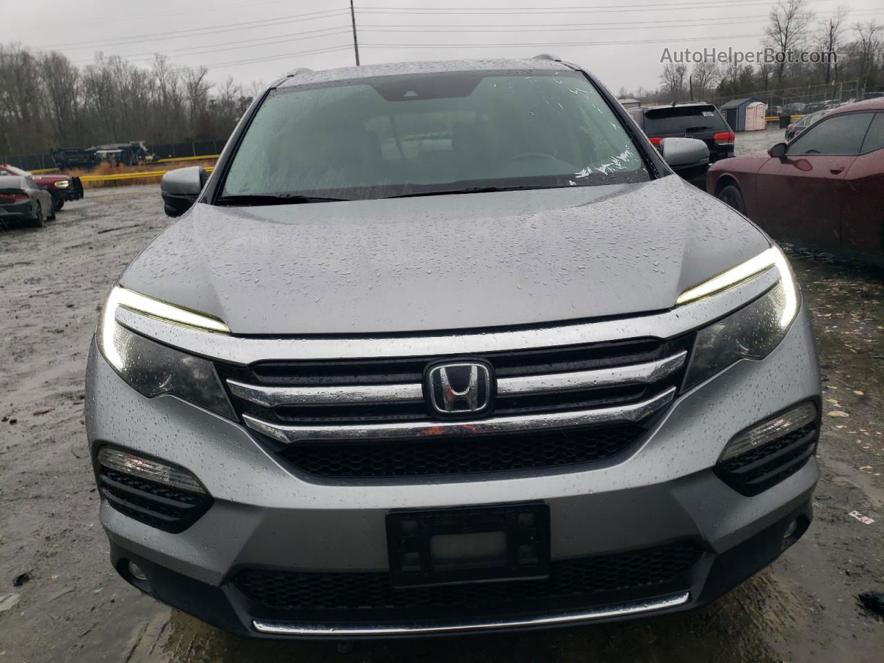 2017 Honda Pilot Touring Серебряный vin: 5FNYF5H98HB024089