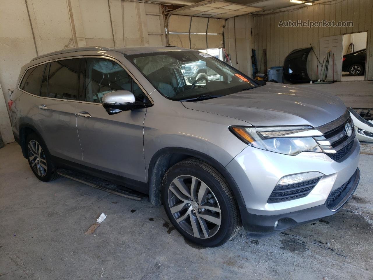 2016 Honda Pilot Touring Silver vin: 5FNYF5H99GB037349