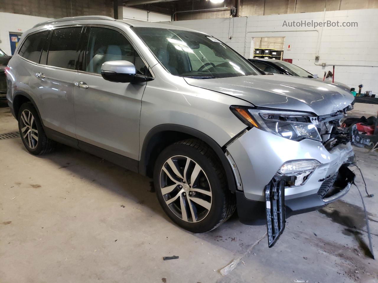 2017 Honda Pilot Elite Silver vin: 5FNYF6H01HB035412