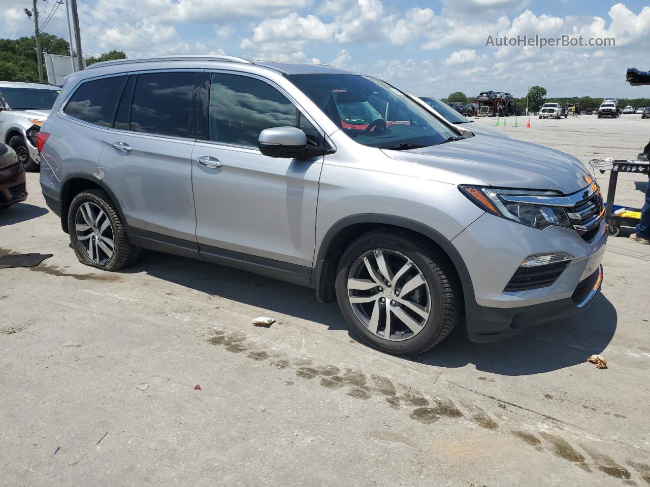 2017 Honda Pilot Elite Silver vin: 5FNYF6H01HB082102