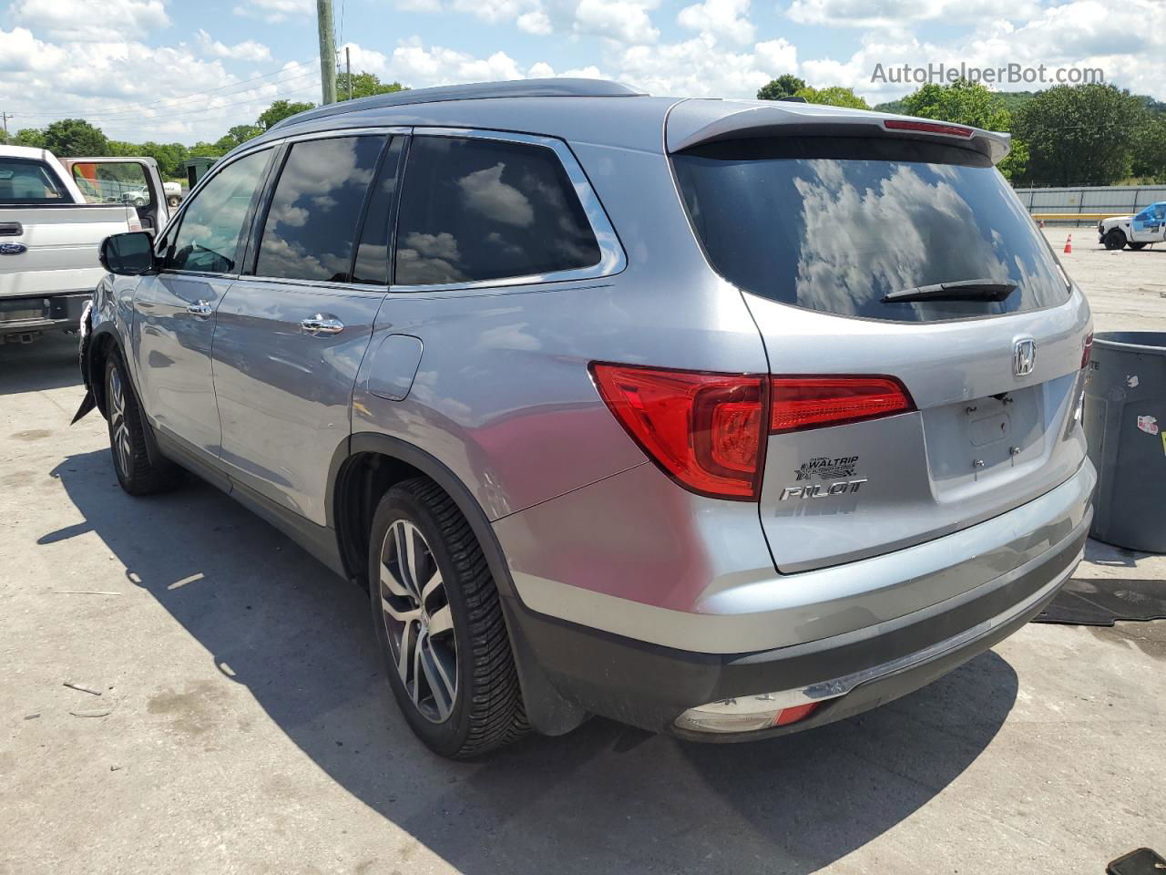 2017 Honda Pilot Elite Silver vin: 5FNYF6H01HB082102