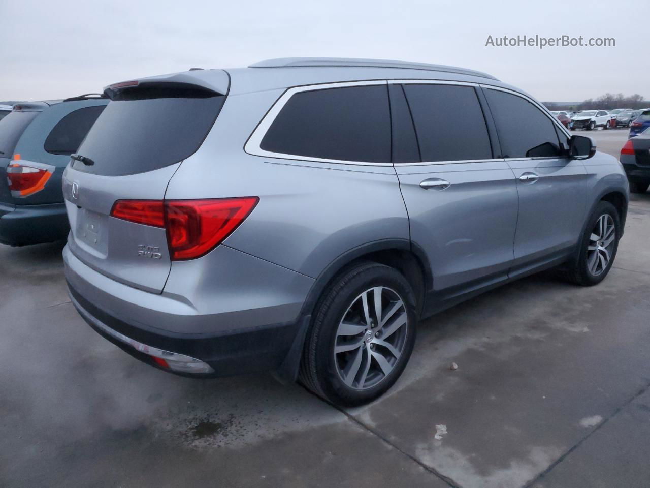 2017 Honda Pilot Elite Silver vin: 5FNYF6H03HB038571