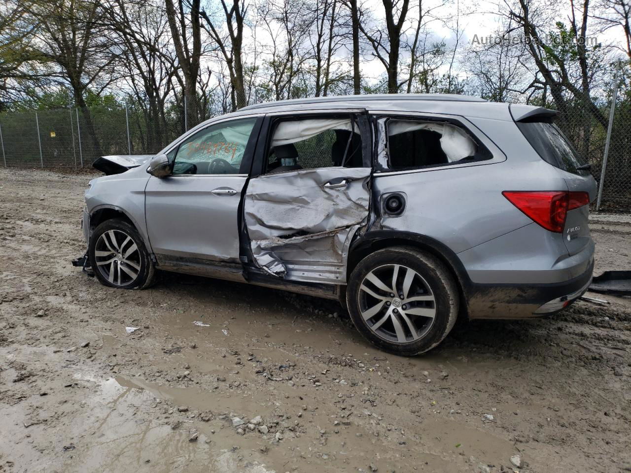 2016 Honda Pilot Elite Silver vin: 5FNYF6H05GB122969