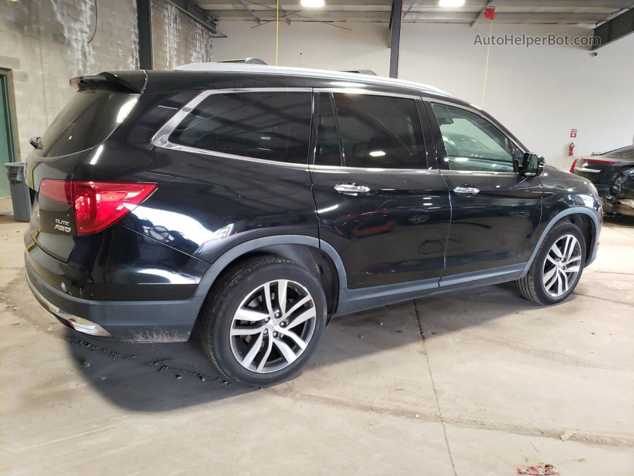 2017 Honda Pilot Elite Черный vin: 5FNYF6H05HB072978