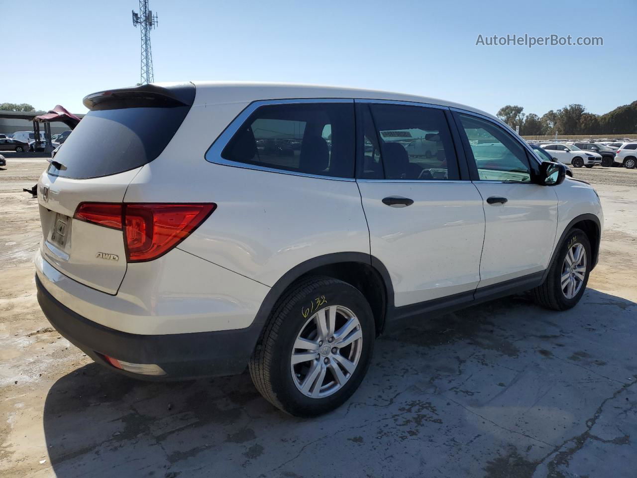 2016 Honda Pilot Lx White vin: 5FNYF6H19GB118707