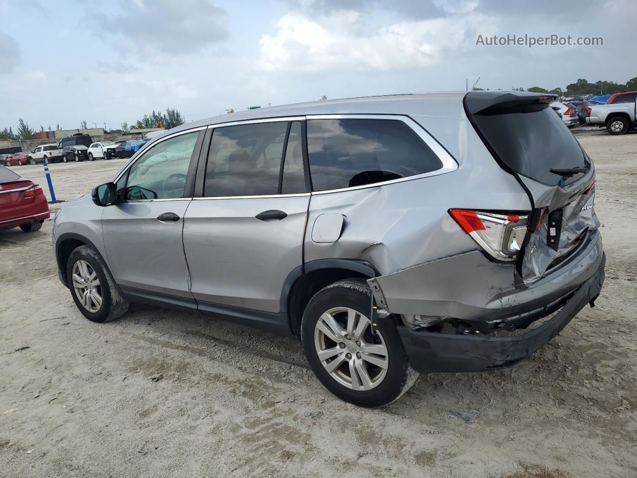 2016 Honda Pilot Lx Silver vin: 5FNYF6H1XGB011908