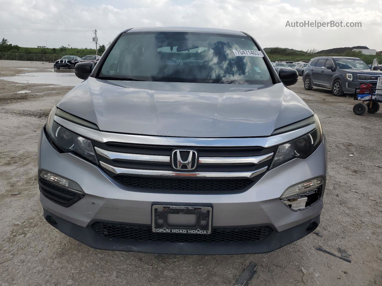 2016 Honda Pilot Lx Silver vin: 5FNYF6H1XGB011908