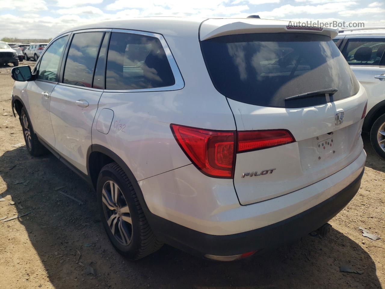 2016 Honda Pilot Exl White vin: 5FNYF6H57GB031973