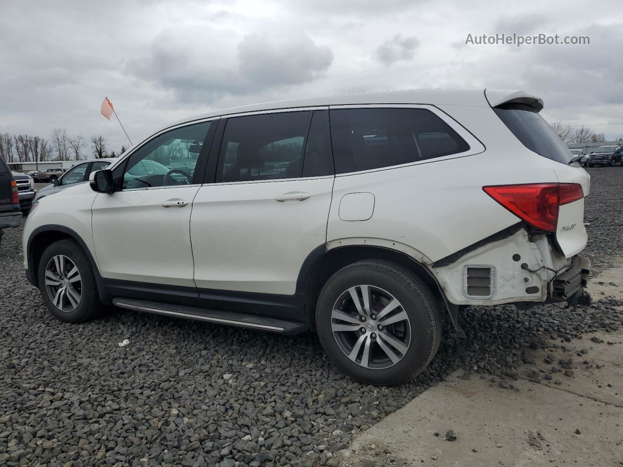 2016 Honda Pilot Exln White vin: 5FNYF6H76GB065212