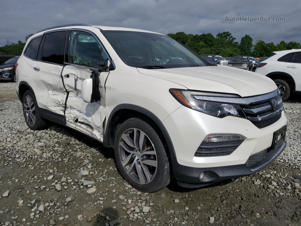 2016 Honda Pilot Touring White vin: 5FNYF6H91GB027680