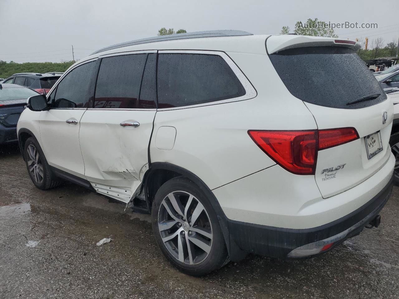 2016 Honda Pilot Touring White vin: 5FNYF6H91GB034175