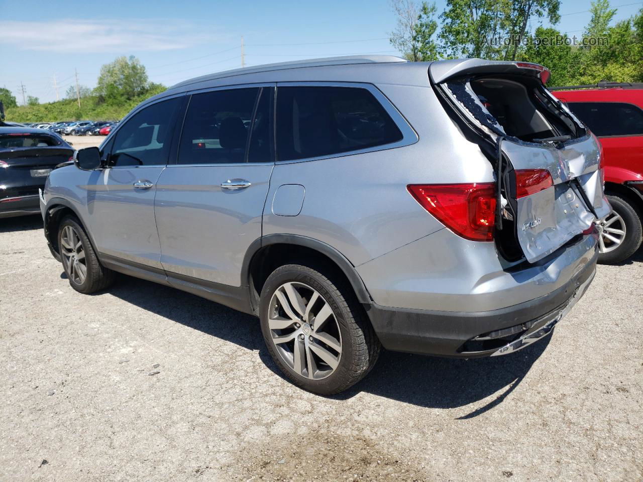 2017 Honda Pilot Touring Silver vin: 5FNYF6H91HB006359