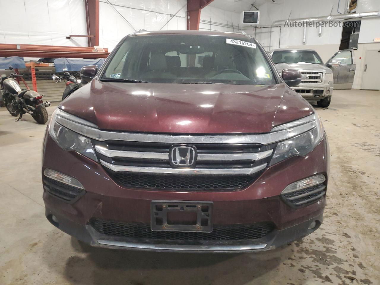 2017 Honda Pilot Touring Burgundy vin: 5FNYF6H91HB077609