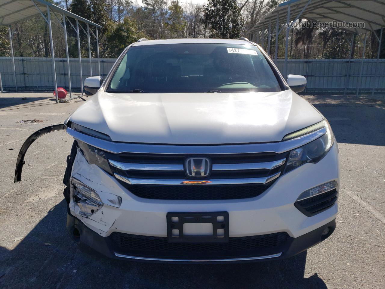 2017 Honda Pilot Touring White vin: 5FNYF6H92HB046532