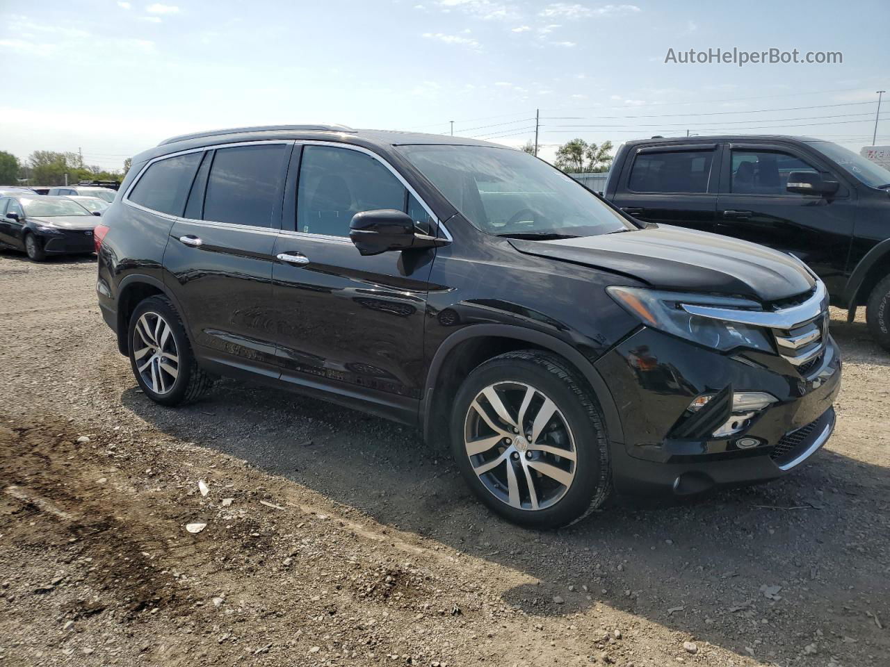 2017 Honda Pilot Touring Черный vin: 5FNYF6H93HB065252