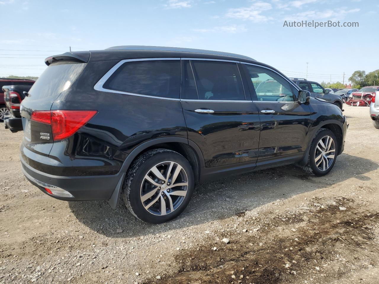 2017 Honda Pilot Touring Черный vin: 5FNYF6H93HB065252