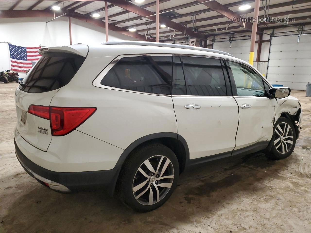 2017 Honda Pilot Touring White vin: 5FNYF6H94HB014360