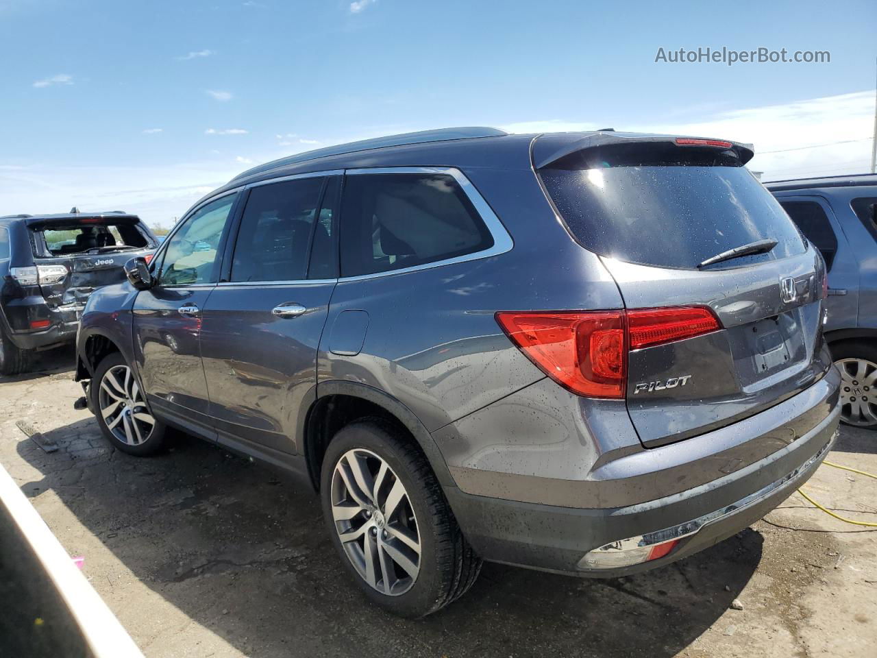 2016 Honda Pilot Touring Gray vin: 5FNYF6H96GB016495