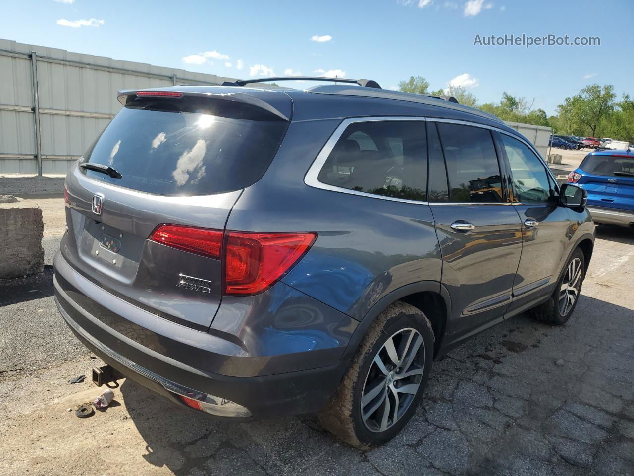 2016 Honda Pilot Touring Gray vin: 5FNYF6H97GB023472